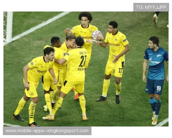 多特雷纳插上劲射皮球直挂死角：球场瞬间的传奇诞生